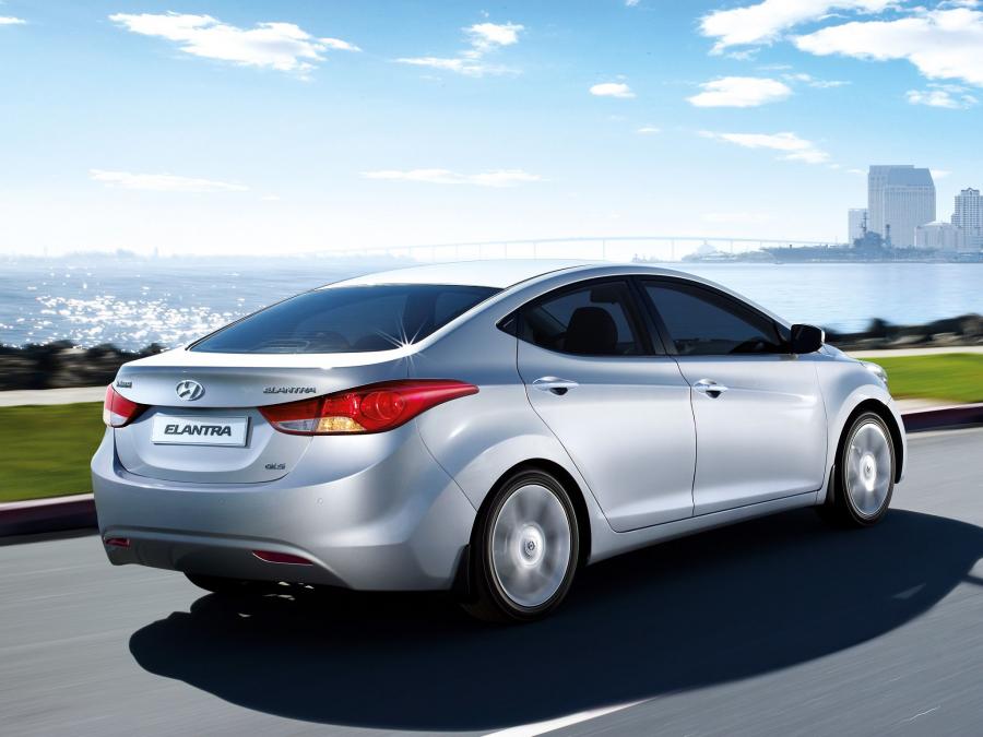  Hyundai Elantra 2010 года  (фото 2 из 19)